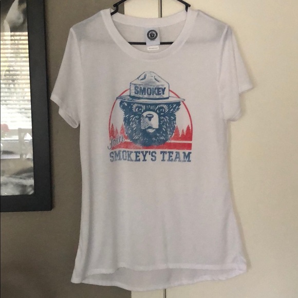 White Smokey the Bear graphic tee - Picture 3 of 6